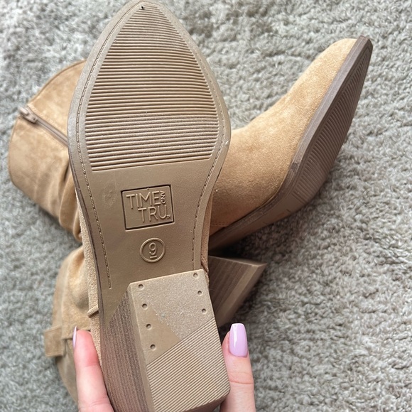New without tags. Time and Tru Tan Heeled Boots. Size 9 - Picture 3 of 6